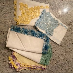 Beautiful vintage Creme hanker chiefs w/hand crochet trim, Irish linen